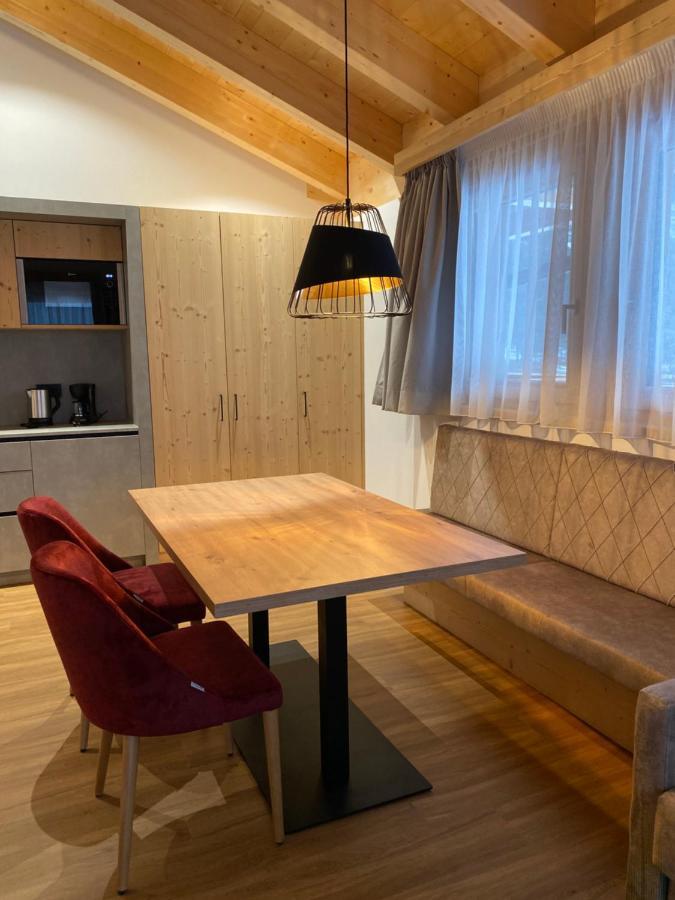 سان فيجيليو دي ماريبْ Les Ciases Chalets Dolomites المظهر الخارجي الصورة