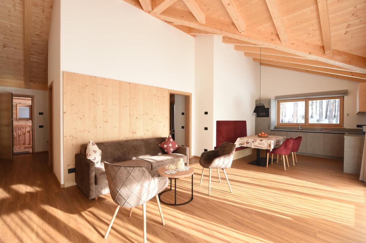 سان فيجيليو دي ماريبْ Les Ciases Chalets Dolomites المظهر الخارجي الصورة