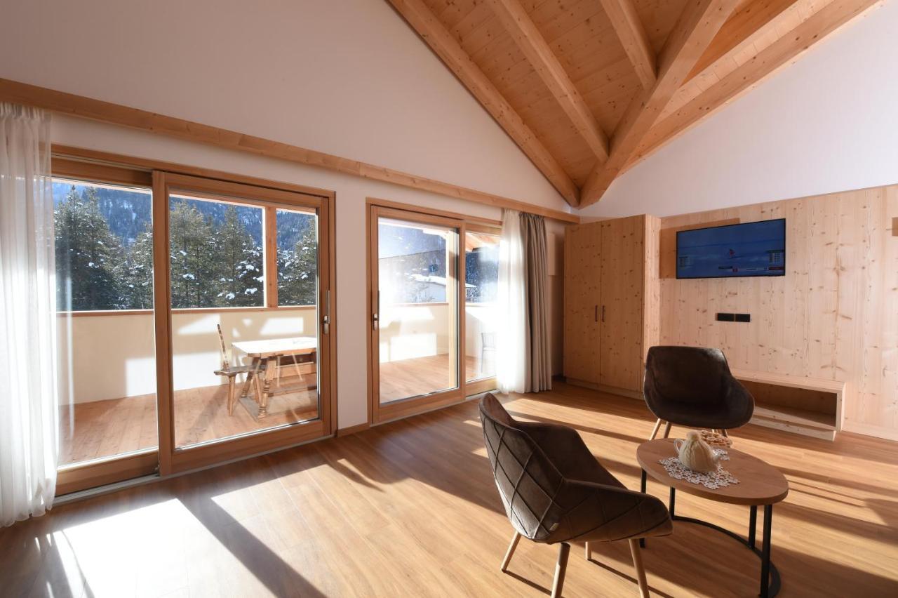 سان فيجيليو دي ماريبْ Les Ciases Chalets Dolomites المظهر الخارجي الصورة